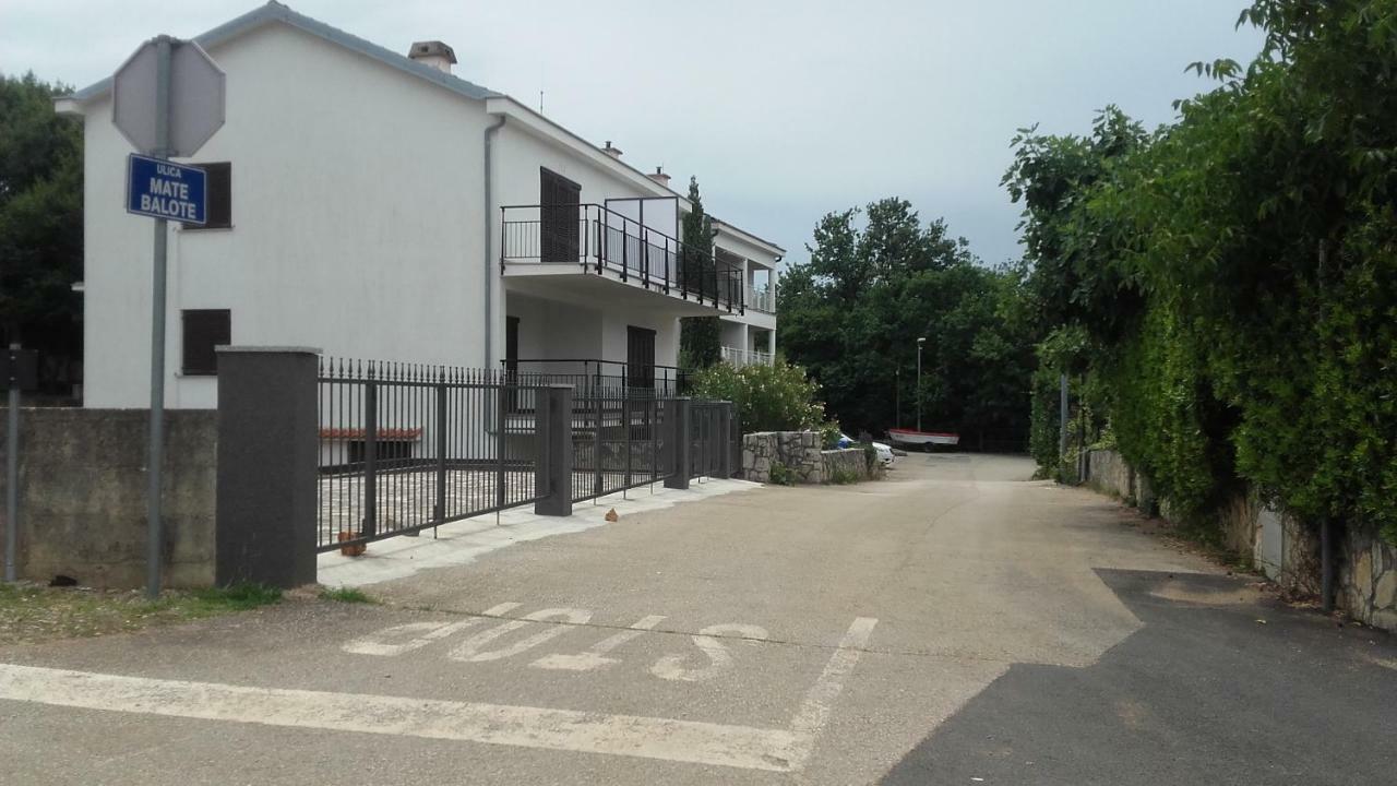 Studio Apartman Lady Apartment Njivice Ngoại thất bức ảnh