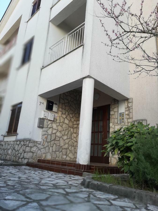 Studio Apartman Lady Apartment Njivice Ngoại thất bức ảnh