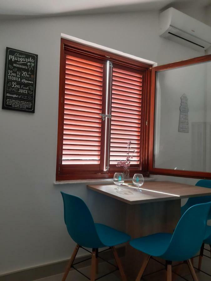 Studio Apartman Lady Apartment Njivice Ngoại thất bức ảnh